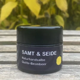 – Samt und Seide – <br><br>   Quitte-<br>Brombeer-<br>Naturhandsalbe<br><br>feuchtigkeitsspendend<br> & glättend