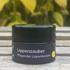 – Lippenzauber – <br><br> Pflegender <br>Lippenbalsam<br><br><br>schützend &<br>regenerierend